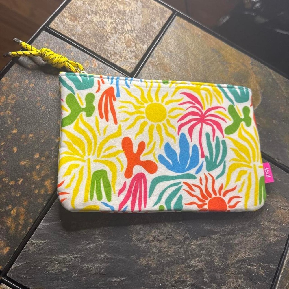 IPSY June 2024 Glam Bag (Bag Only) – Vibrant Summer Abstract Print